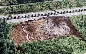 Expressway closed after road collapse